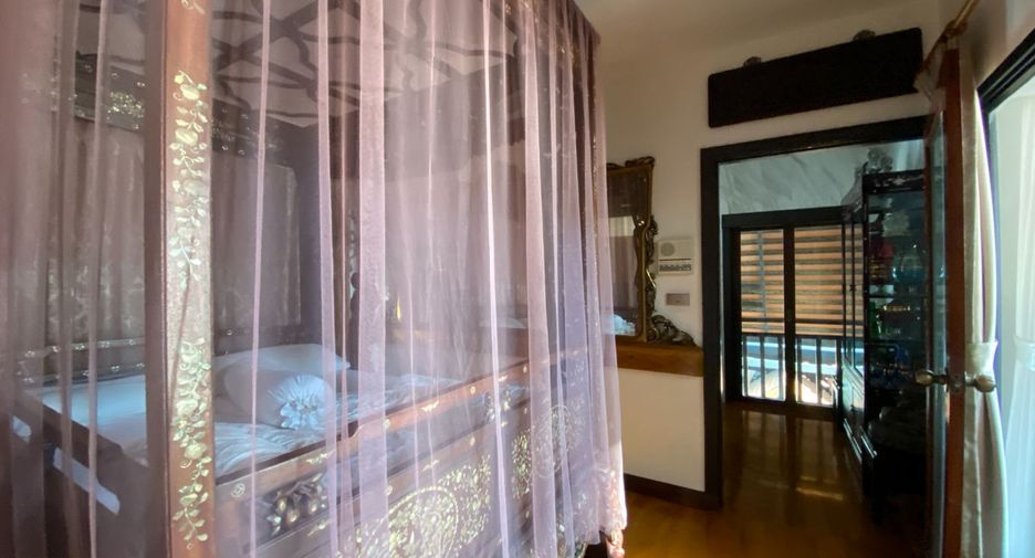 For sale 8 bedrooms house in Chatuchak, Bangkok
