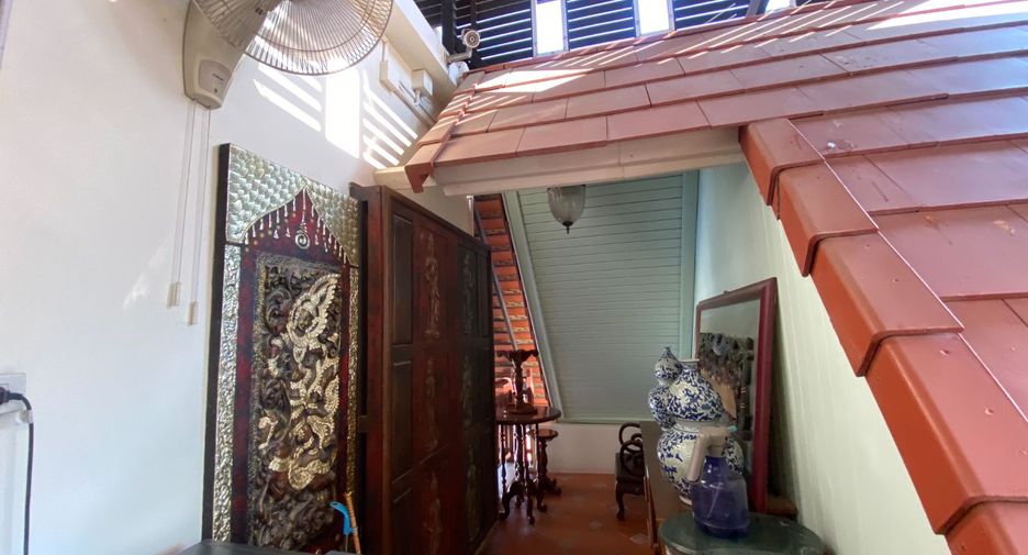 For sale 8 bedrooms house in Chatuchak, Bangkok