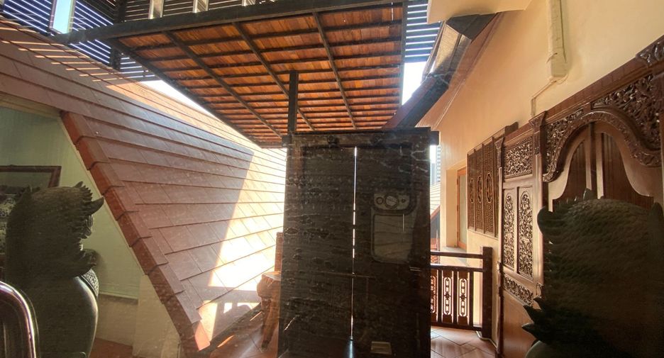 For sale 8 bedrooms house in Chatuchak, Bangkok
