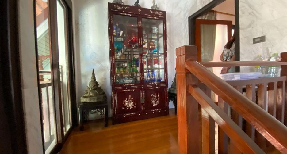 For sale 8 bedrooms house in Chatuchak, Bangkok