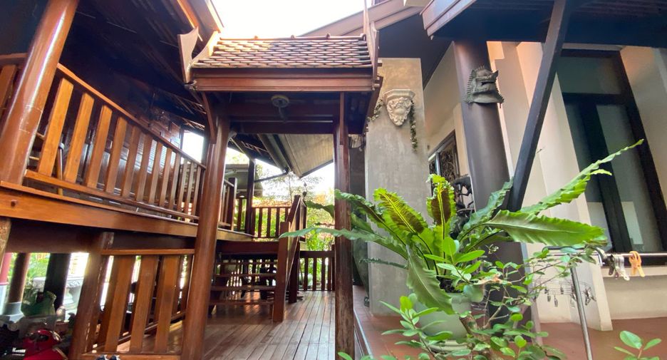 For sale 8 bedrooms house in Chatuchak, Bangkok