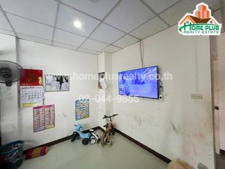 For sale 5 Beds townhouse in Lam Luk Ka, Pathum Thani