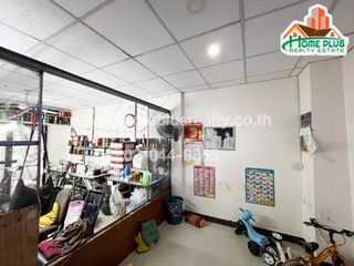 For sale 5 Beds townhouse in Lam Luk Ka, Pathum Thani