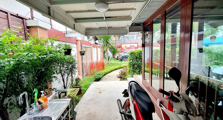Haus zum Kauf mit 1 Zimmer in Khlong Sam Wa, Bangkok