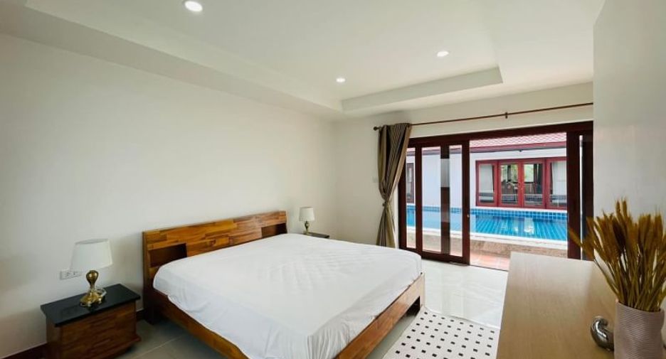 For rent 6 bedrooms villa in Bang Lamung, Chonburi
