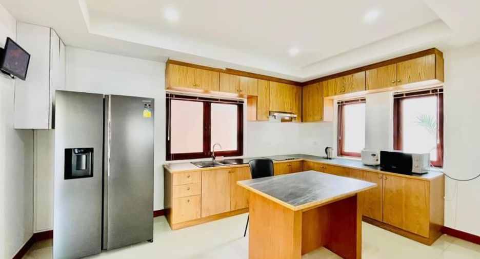 For rent 6 bedrooms villa in Bang Lamung, Chonburi