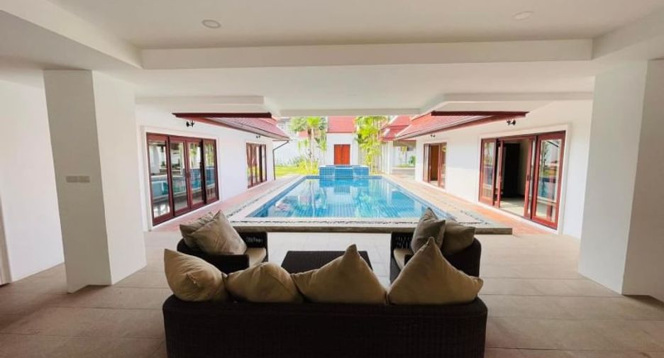 For rent 6 bedrooms villa in Bang Lamung, Chonburi