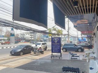 For rent 4 bed retail Space in Mueang Chiang Mai, Chiang Mai