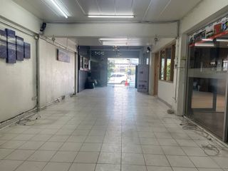 For rent 4 Beds retail Space in Mueang Chiang Mai, Chiang Mai
