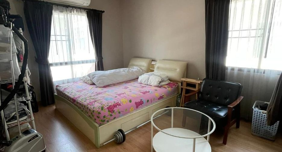 For rent 4 bedrooms house in Suan Luang, Bangkok