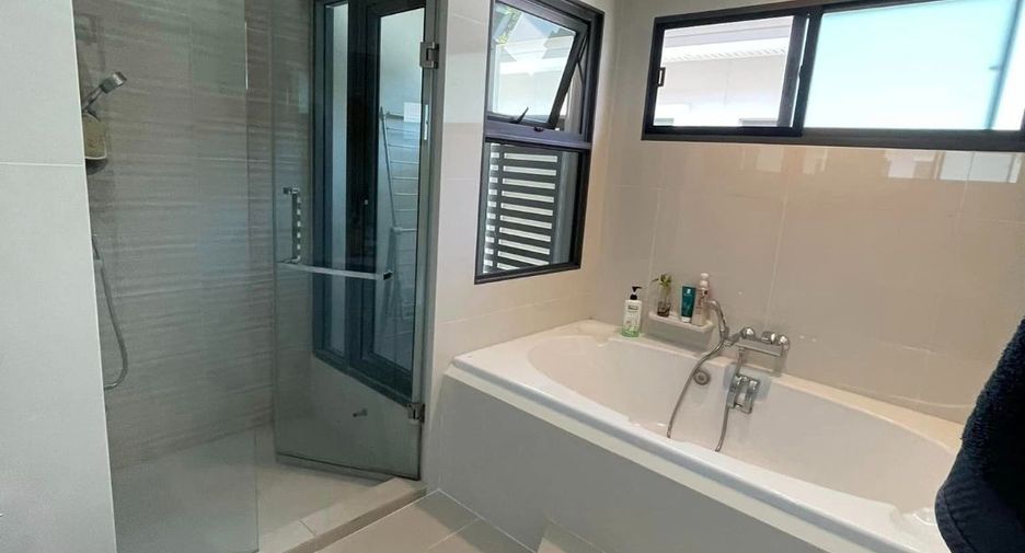 For rent 4 bedrooms house in Suan Luang, Bangkok