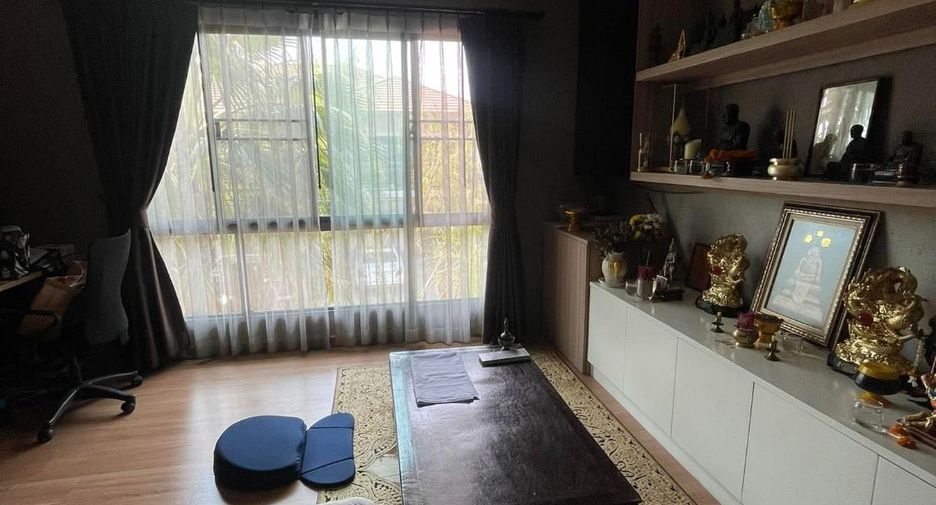 For rent 4 bedrooms house in Suan Luang, Bangkok