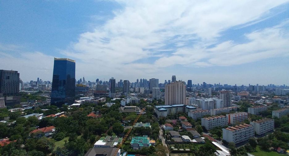 Аренда и продажа 3 спальни кондо в Сатхон, Бангкок