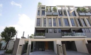For rent and for sale 3 bedrooms townhouse in Wang Thonglang, Bangkok