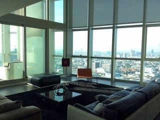 For sale 4 bedrooms condo in Sathon, Bangkok