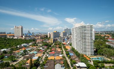 For sale 2 ベッドルーム condo in Bang Lamung, Chonburi