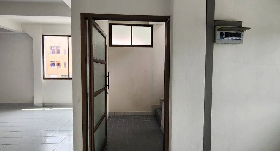 For sale retail Space in Prawet, Bangkok