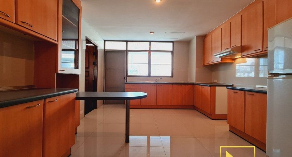 À louer 3 chambres appartement à Khlong Toei, Bangkok
