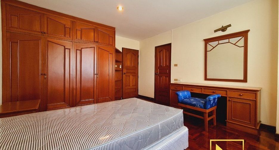 À louer 3 chambres appartement à Khlong Toei, Bangkok