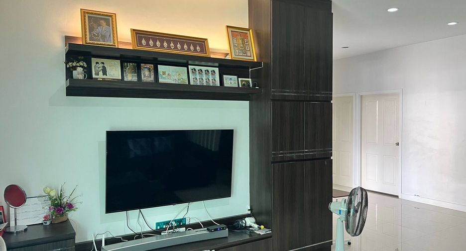 For sale 3 bedrooms house in Pluak Daeng, Rayong