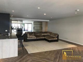 For rent 4 bedrooms apartment in Khlong Toei, Bangkok