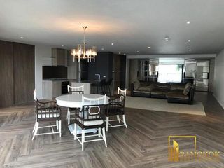 For rent 4 bedrooms apartment in Khlong Toei, Bangkok