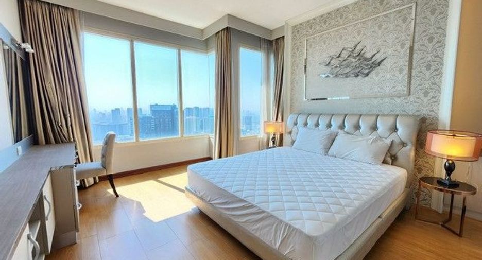 For rent 3 bedrooms condo in Chatuchak, Bangkok