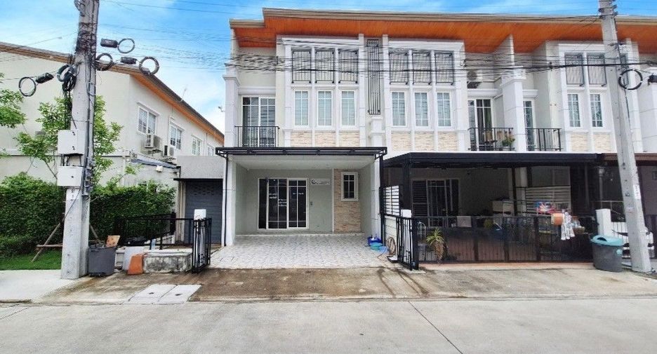 For sale 4 Beds townhouse in Mueang Nonthaburi, Nonthaburi