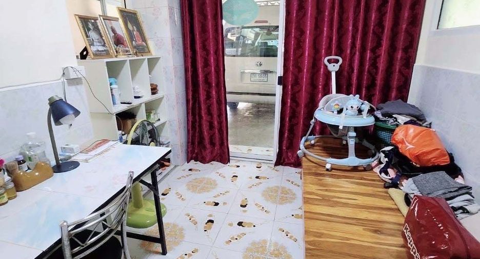 Casa adosada en venta de 4 habitaciones en Khlong Luang, Pathum Thani