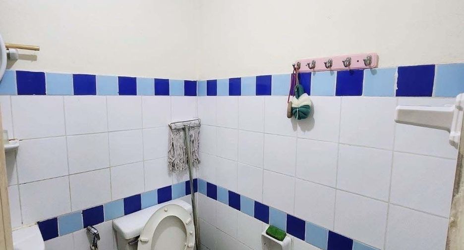 Casa adosada en venta de 4 habitaciones en Khlong Luang, Pathum Thani