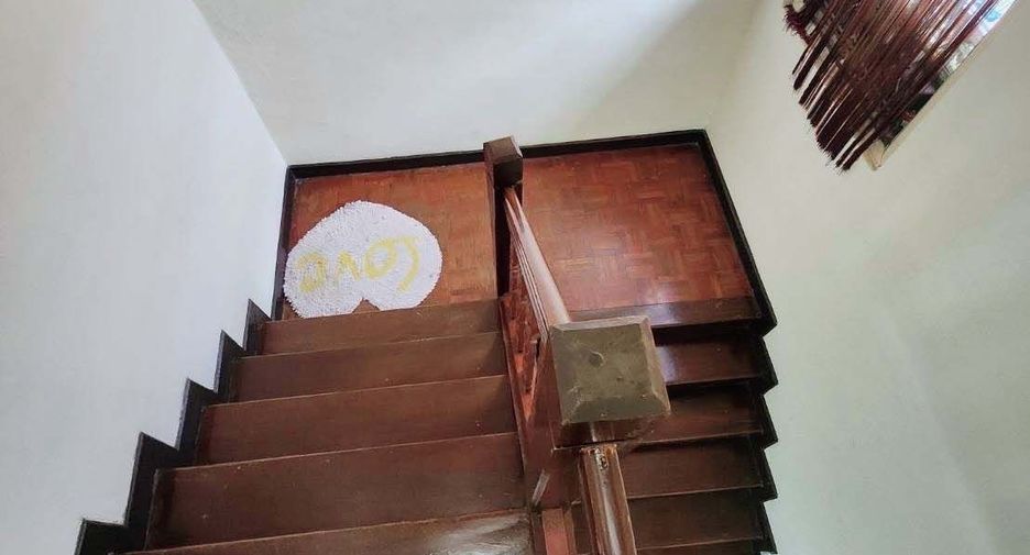Casa adosada en venta de 4 habitaciones en Khlong Luang, Pathum Thani