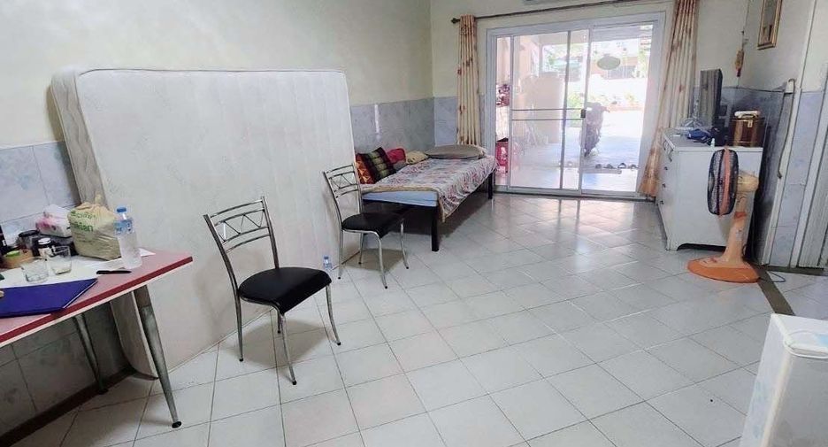 Casa adosada en venta de 4 habitaciones en Khlong Luang, Pathum Thani
