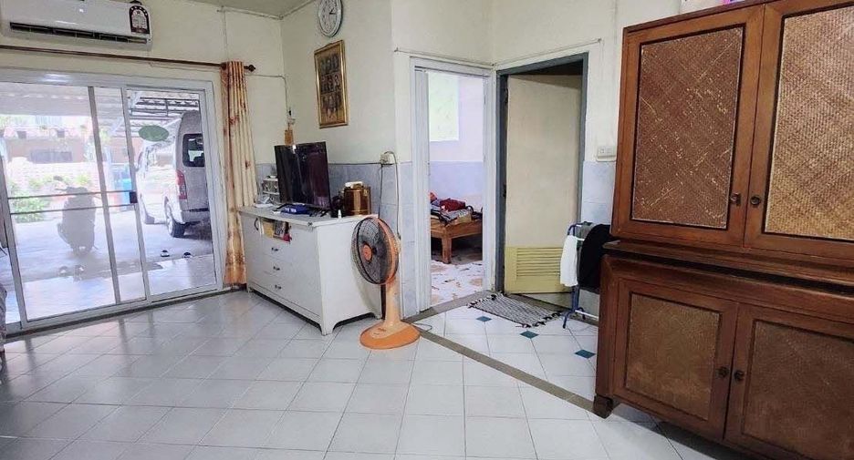 Casa adosada en venta de 4 habitaciones en Khlong Luang, Pathum Thani