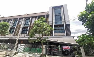 For sale 3 bed townhouse in Mueang Nonthaburi, Nonthaburi