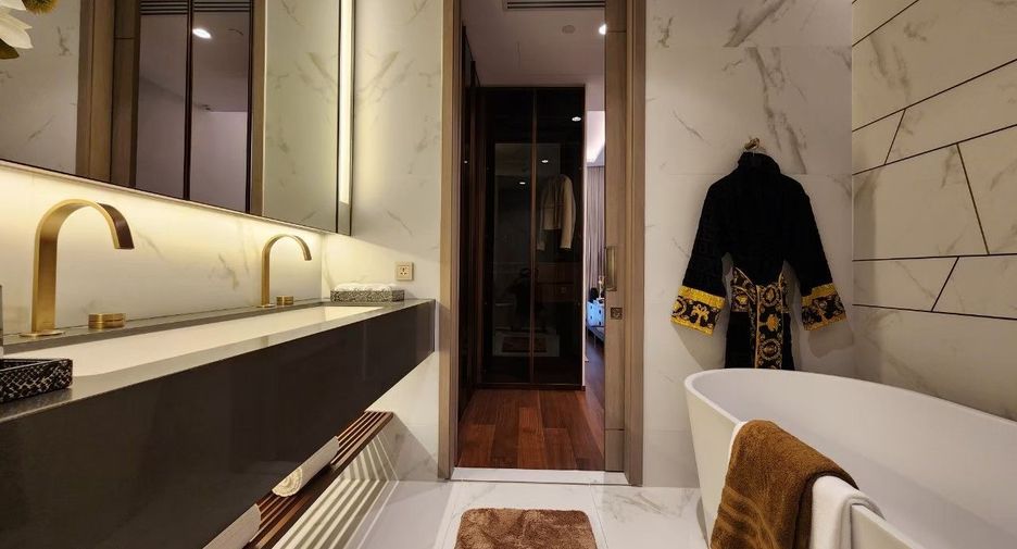Haus zum Kauf mit 2 Zimmer in Khlong Toei, Bangkok