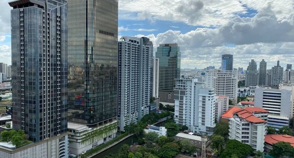 For rent and for sale 2 bedrooms condo in Watthana, Bangkok