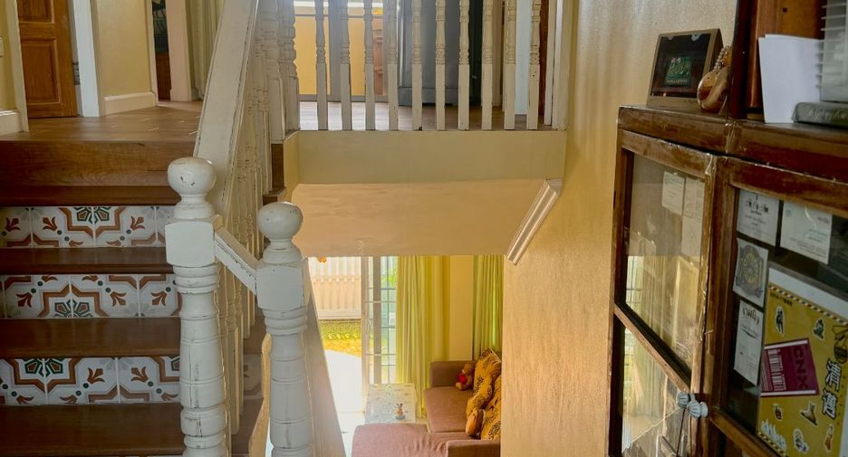 Casa en venta de 5 habitaciones en San Kamphaeng, Chiang Mai
