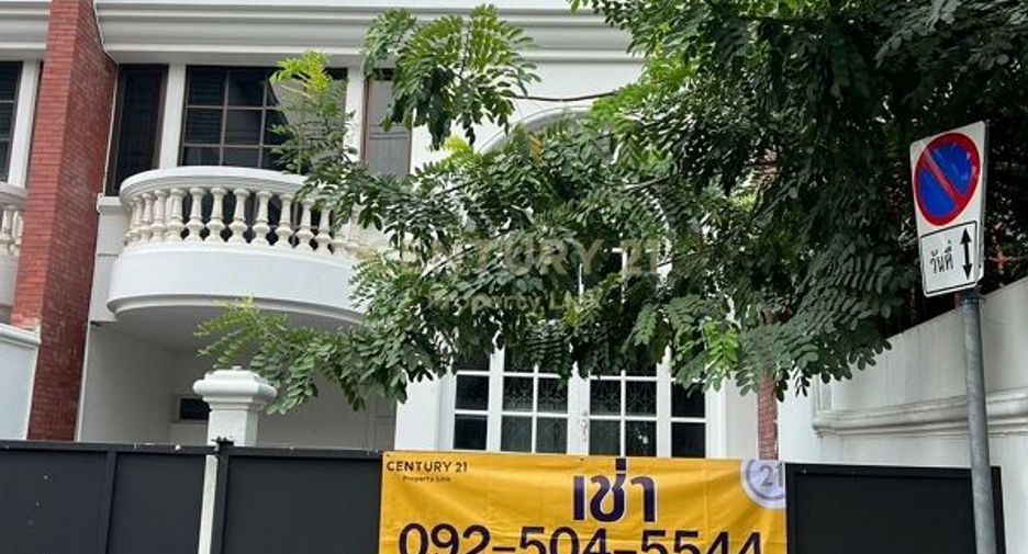 For rent 4 Beds house in Phaya Thai, Bangkok