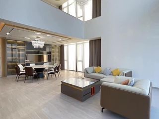 For rent 4 bedrooms condo in Huai Khwang, Bangkok