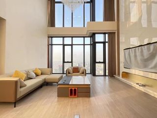 For rent 4 bedrooms condo in Huai Khwang, Bangkok