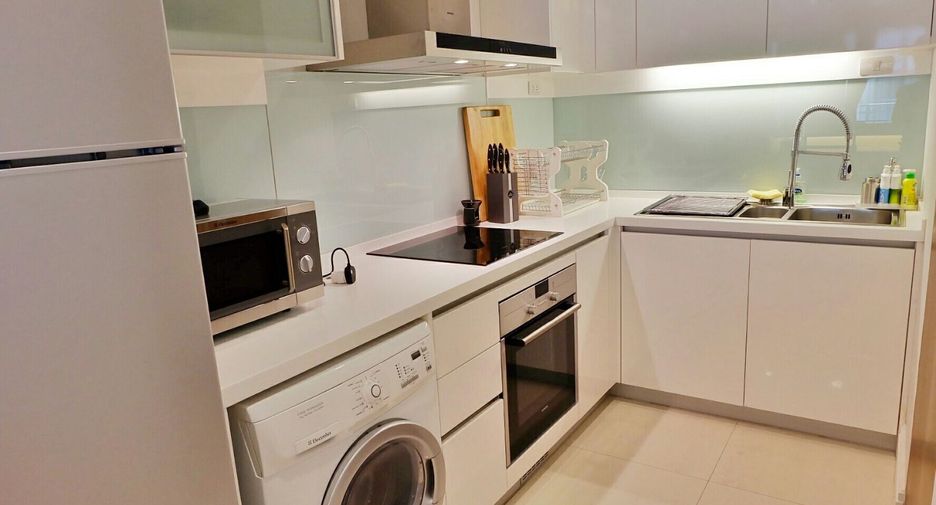For rent 3 bedrooms condo in Khlong Toei, Bangkok