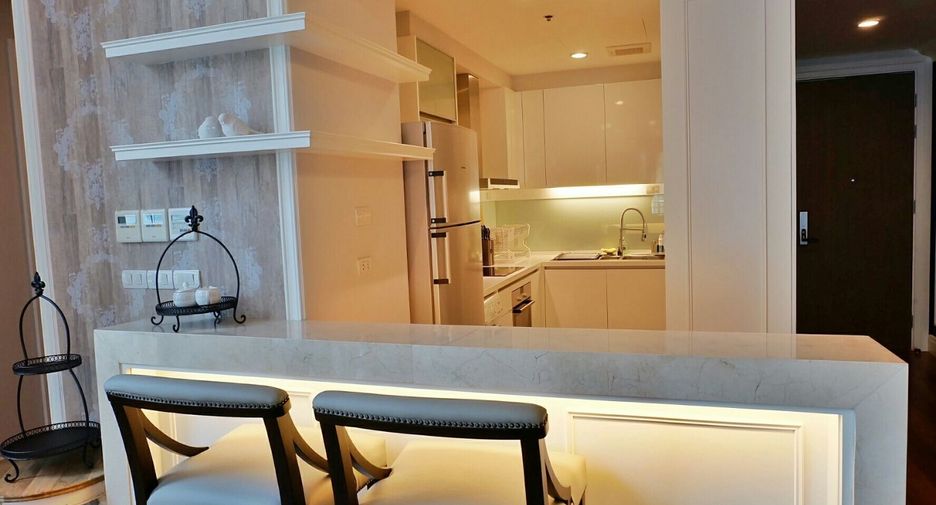 For rent 3 bedrooms condo in Khlong Toei, Bangkok