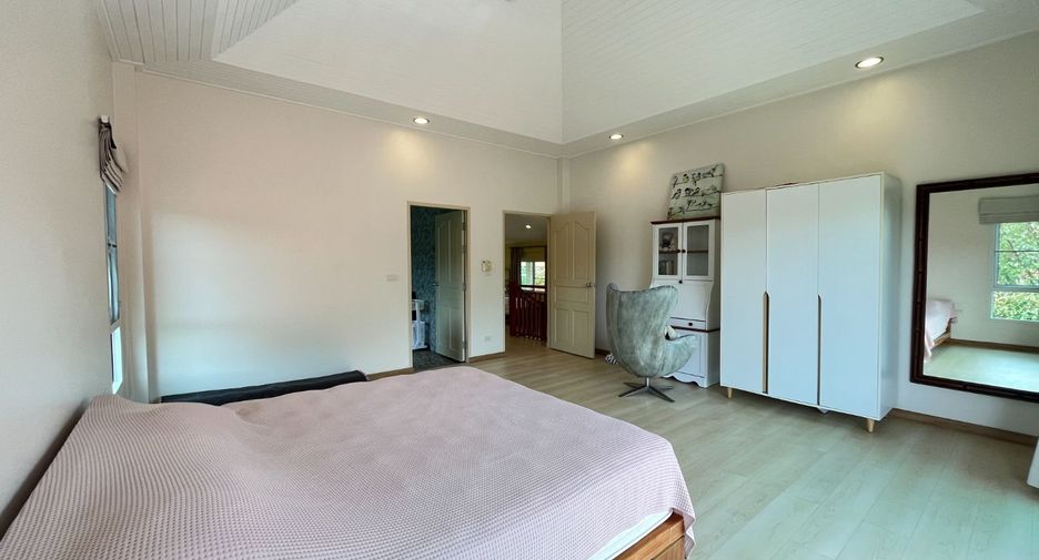 For sale 5 Beds villa in Takua Pa, Phang Nga
