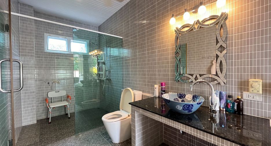 For sale 5 Beds villa in Takua Pa, Phang Nga