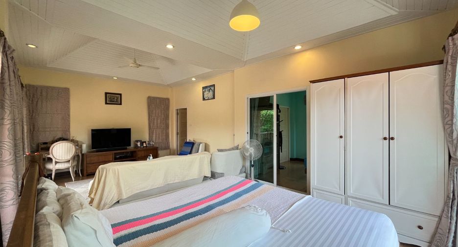 For sale 5 Beds villa in Takua Pa, Phang Nga