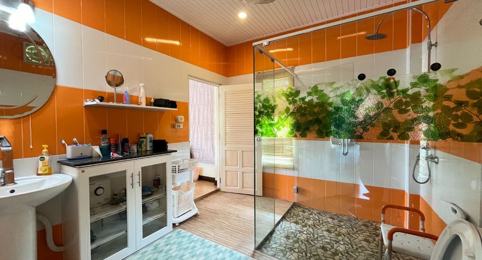 For sale 5 Beds villa in Takua Pa, Phang Nga