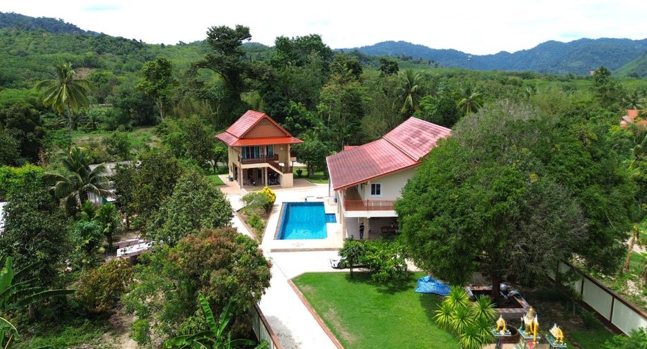 For sale 5 Beds villa in Takua Pa, Phang Nga