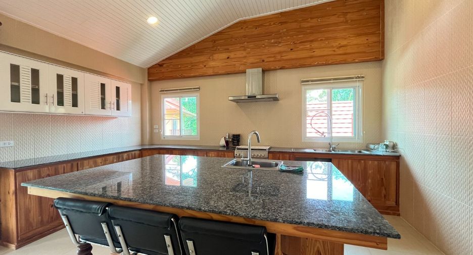 For sale 5 Beds villa in Takua Pa, Phang Nga