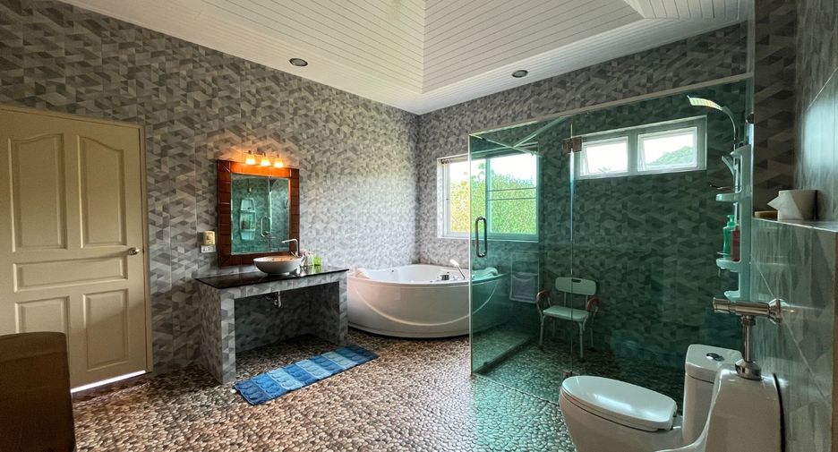 For sale 5 Beds villa in Takua Pa, Phang Nga