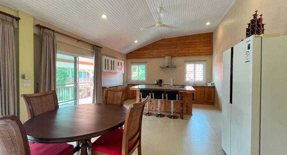 For sale 5 Beds villa in Takua Pa, Phang Nga